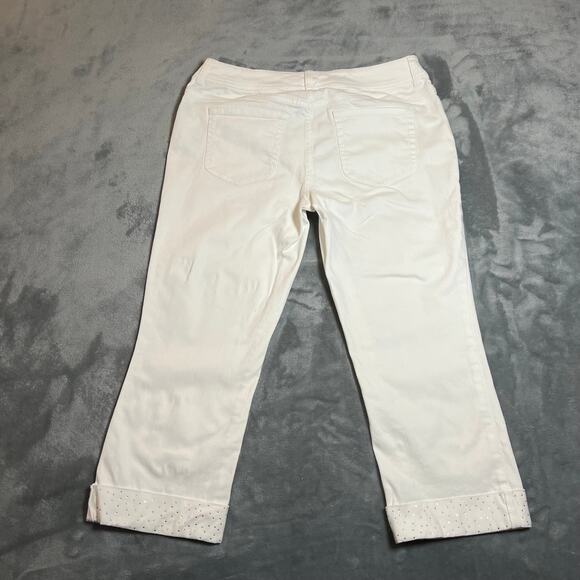Chico's Embellished Capri Jeans Size 4/S Casual Preppy Coastal Beach Minimalist - Picture 2 of 10
